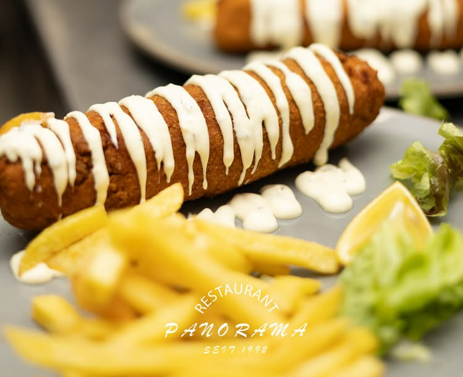 Spezialität vom Grill mit Pommes