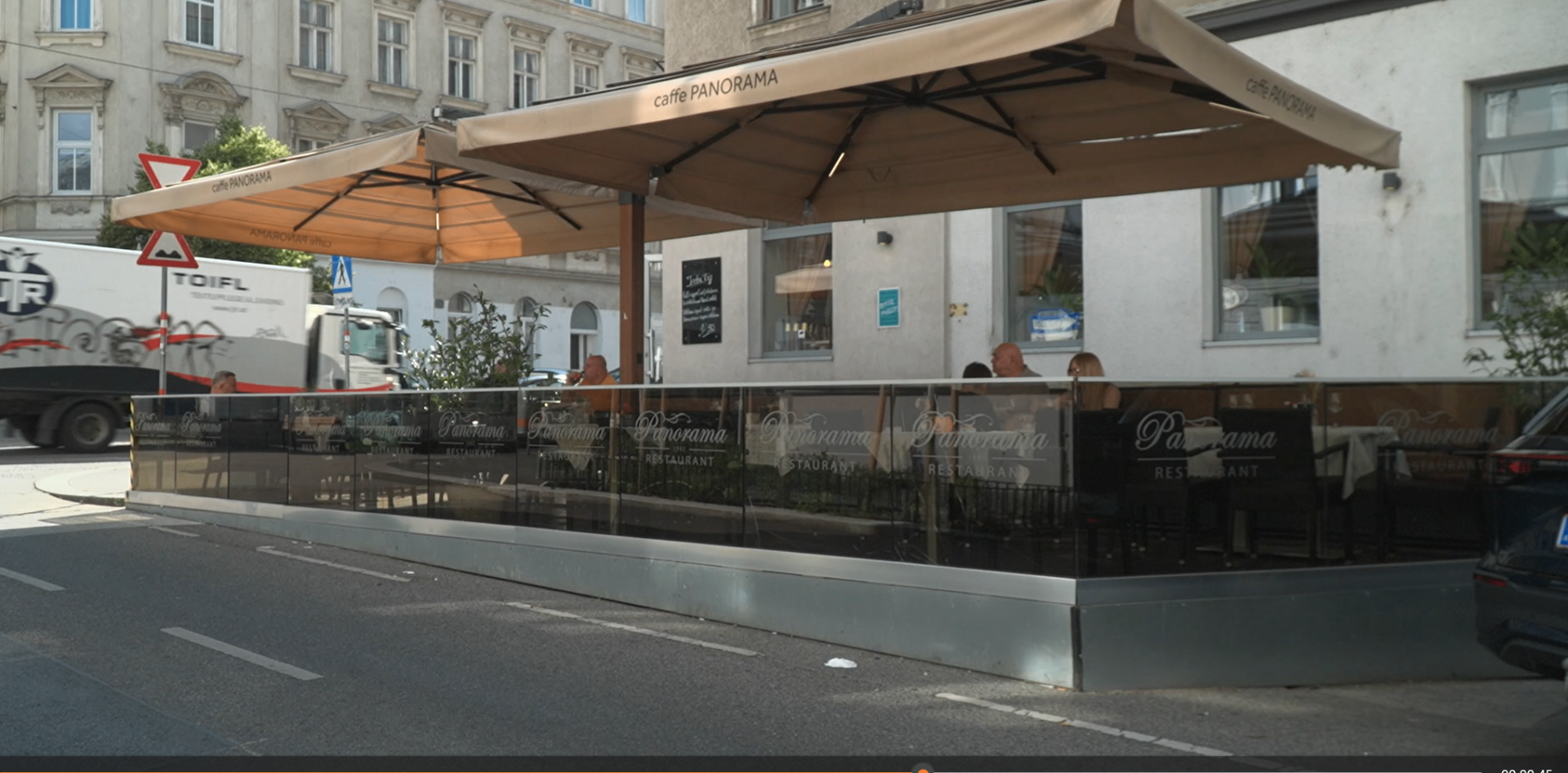 Sitzplätze im Freien – Restaurant Panorama Wien